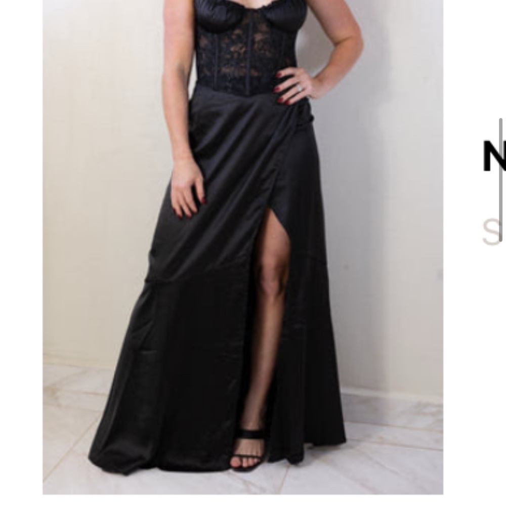 Elegant Black Maxi Dress